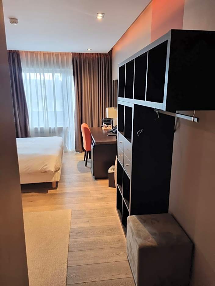 Zdjęcie 1 z 13 — Junior Suite