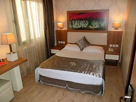 Standard Double Room with Garden View