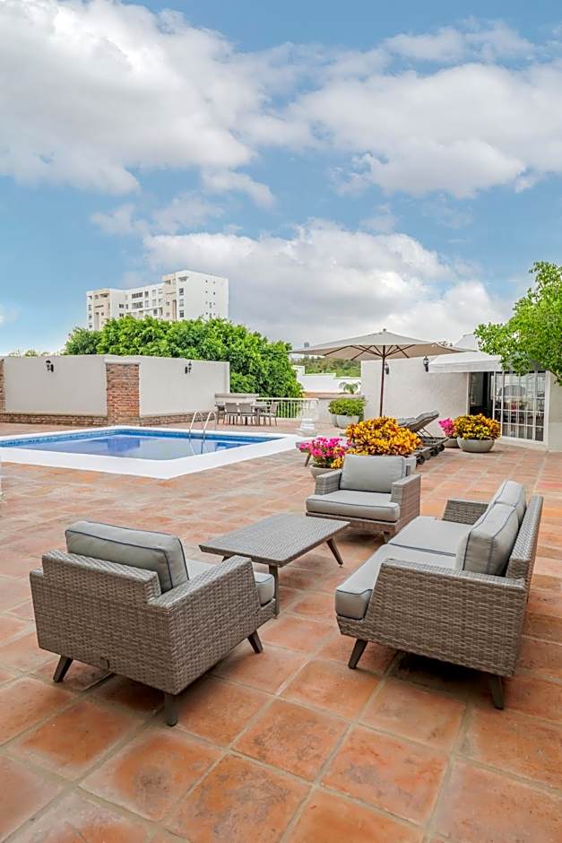 Hotel Suites México Plaza León Campestre