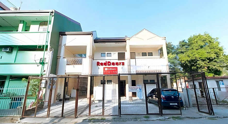 RedDoorz at VCloud Hills near De La Salle Dasmarinas Cavite