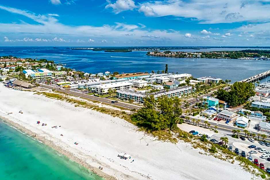 Absolute Anna Maria-Private Beach Access-Heated Pool-Water Views From Every Room