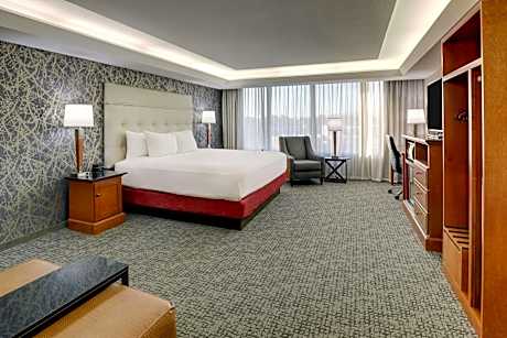 Spacious King Room – High Floor