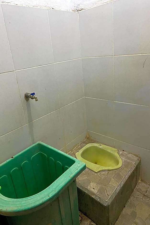 OYO Life 93259 Kos Kurnia