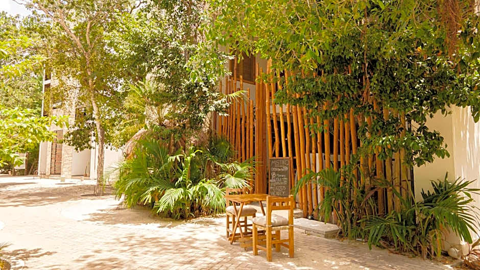 Koos Tulum Hotel