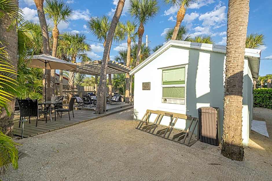 Boutique Vacation Rental Complex At Beach
