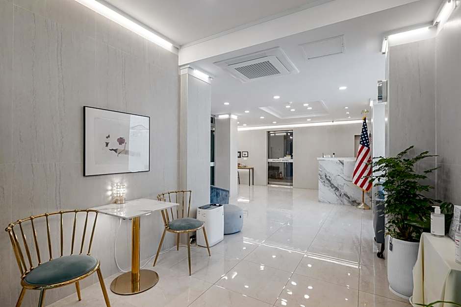 Pacific7 Hotel