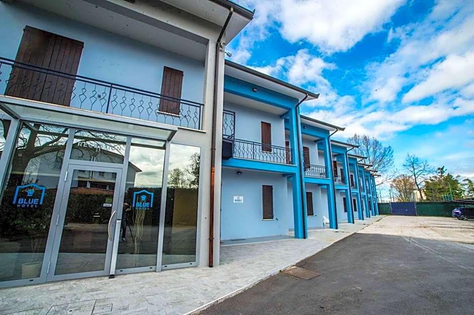 Blue Hotel