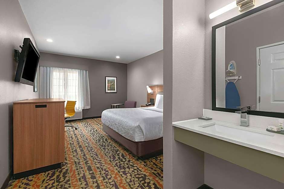 La Quinta Inn & Suites by Wyndham Belton - Temple South