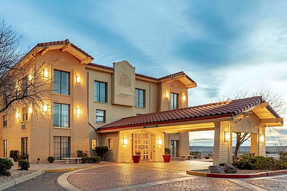 La Quinta Inn & Suites by Wyndham El Paso West