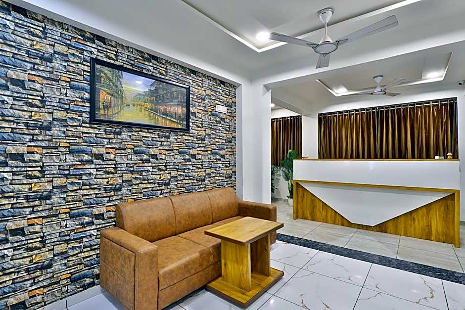 Hotel SR Rooms – Ahmedabad, TN