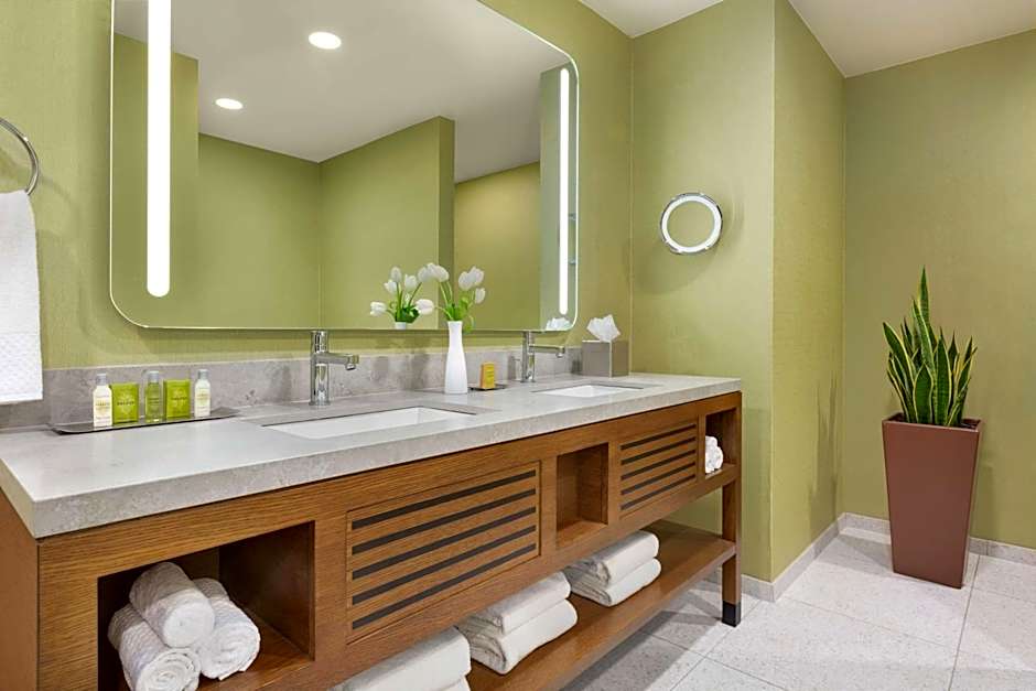 DoubleTree By Hilton Campbell - Pruneyard Plaza