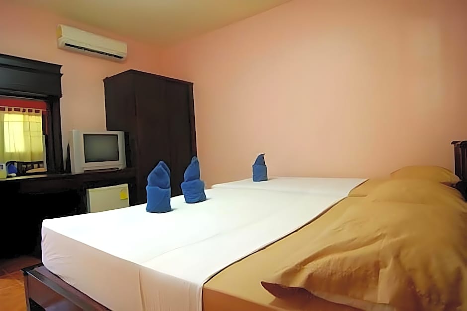 Lanta Bee Garden Bungalows