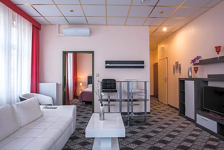 SkyHotelGwarna
