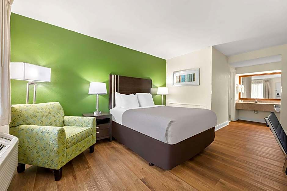 Quality Inn Pelham I-65 exit 246