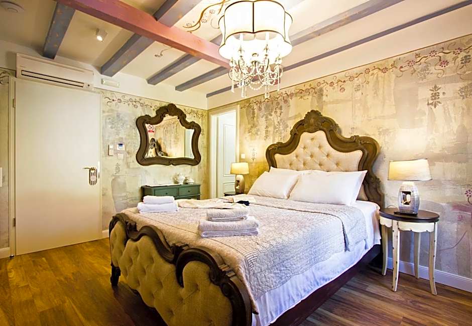 Plaza Marchi Old Town