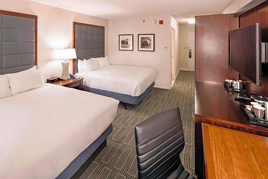 Hilton Philadelphia at Penns Landing