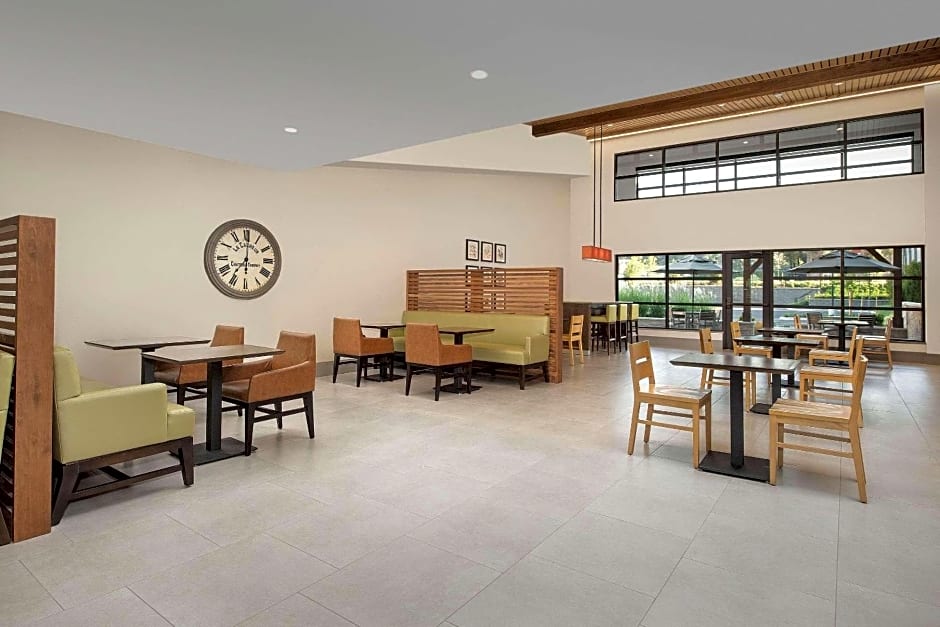 Country Inn & Suites by Radisson, Seattle-Tacoma International Airport, WA