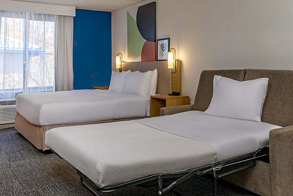 Spark by Hilton Denver International Airport