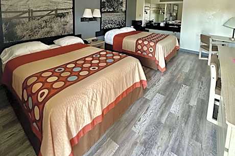 Queen Room with Two Queen Beds and Roll-In Shower - Mobility/Hearing Accessible - Non-Smoking