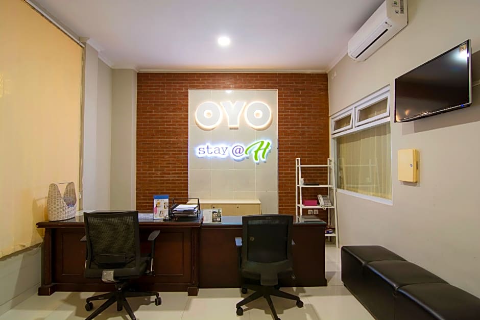 Urbanview Stay H jakal by RedDoorz – Sleman, MN