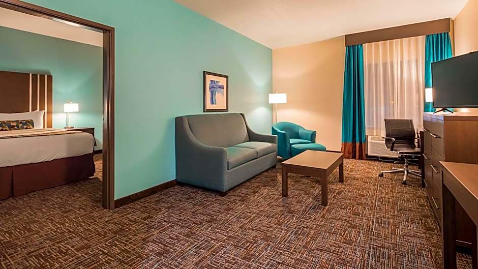 Photo 1 of 3 of 1 King Bed Suite