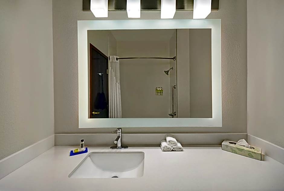 Holiday Inn Express Marshall By IHG