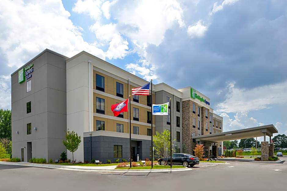 Holiday Inn Express & Suites Bryant West By IHG