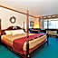 Days Inn & Suites by Wyndham Williamsburg IA North