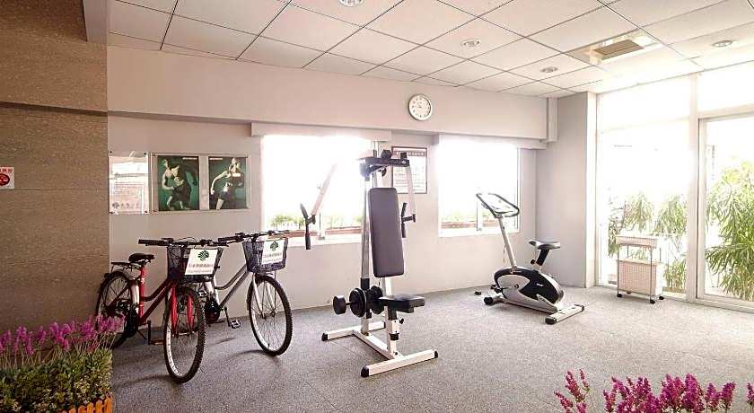 Cambridge Hotel Yung Kong