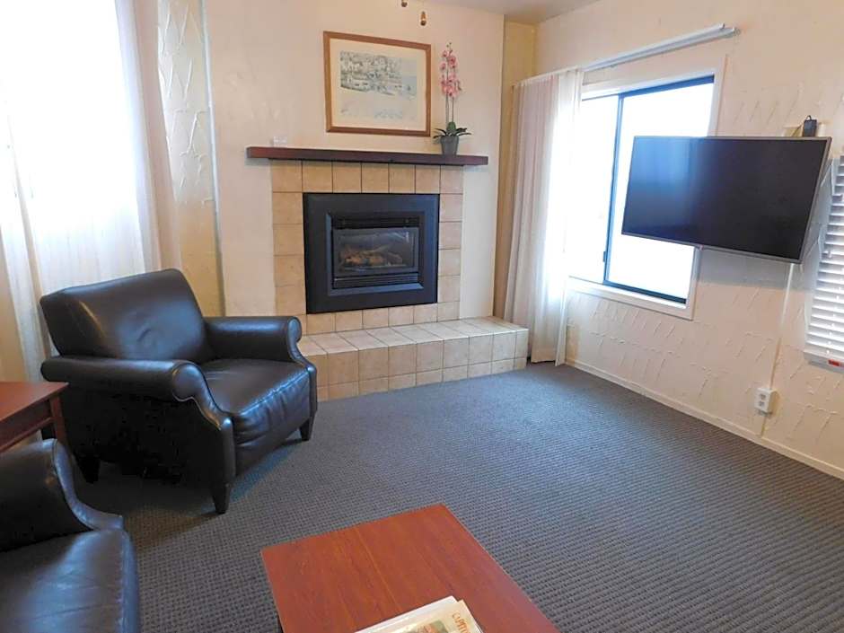 Capitola Venetian Hotel