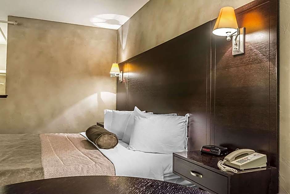 Quality Hotel & Conference Centre