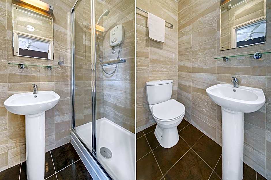 OYO Bostons Manor Hotel