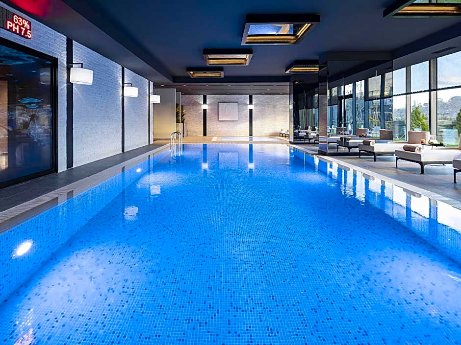 Movenpick Living Istanbul Camlivadi