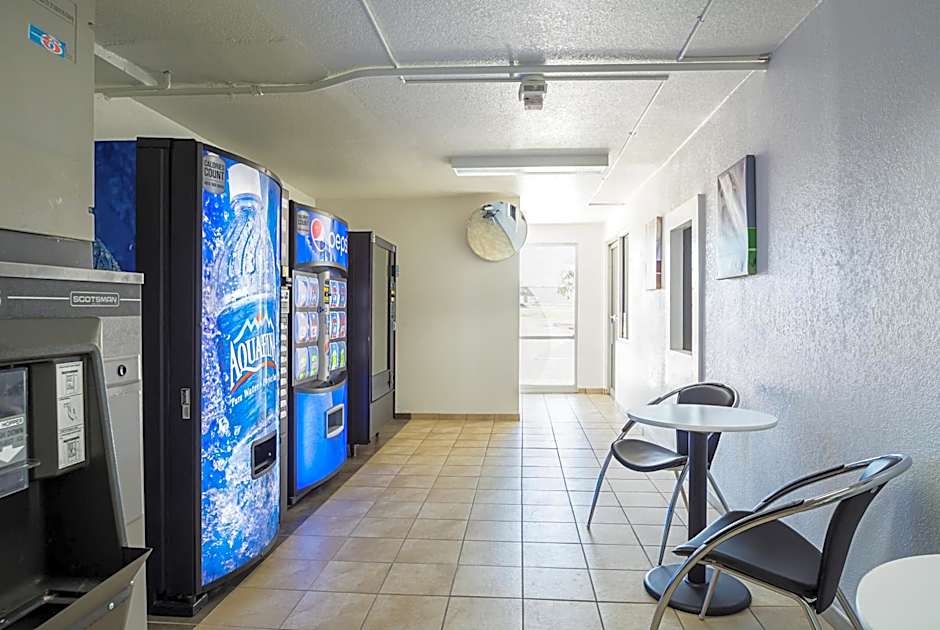 Motel 6-Pueblo, CO - I-25