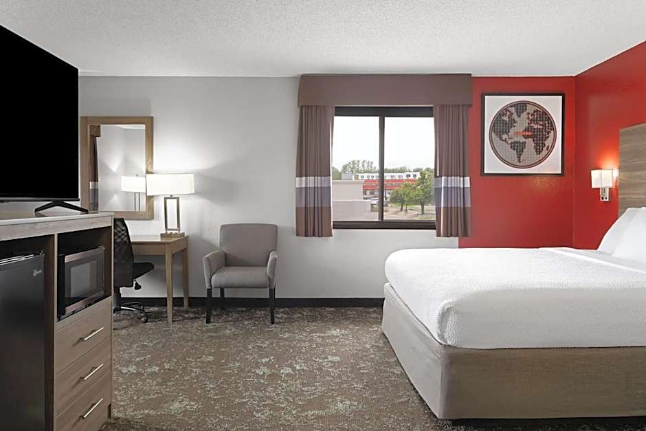 Ramada by Wyndham Cedar Rapids South