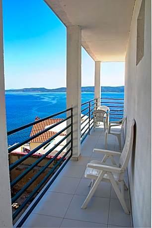 Bunk Bed in Mixed Dormitory Room
