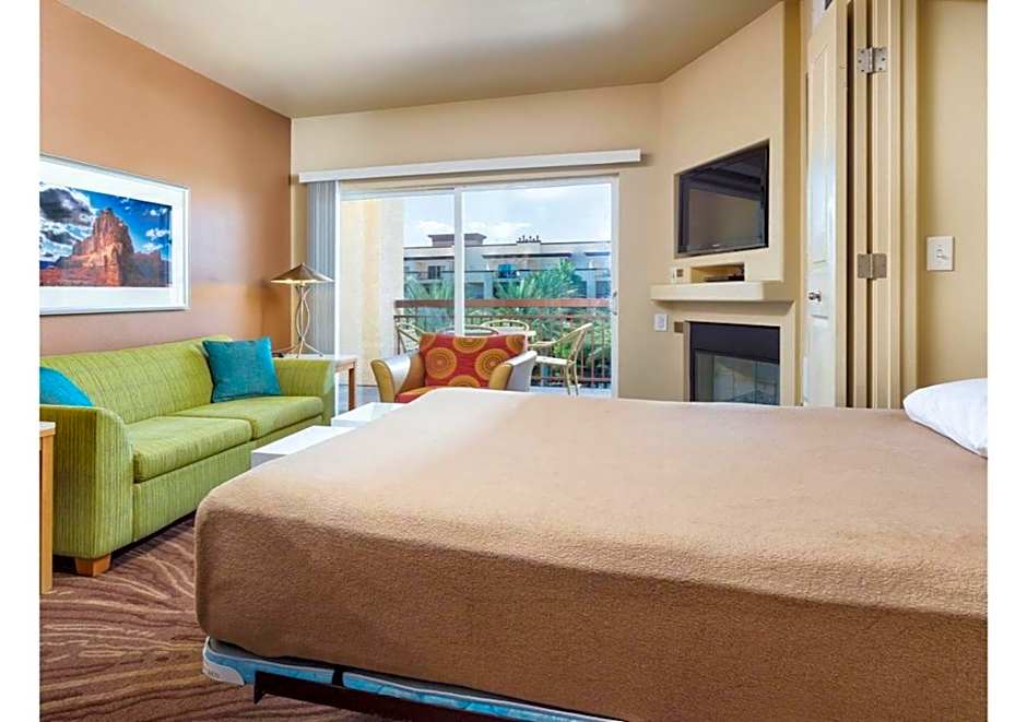 Deluxe 3-BR Condo - Lazy River Summer Fun - Special Offer Now!