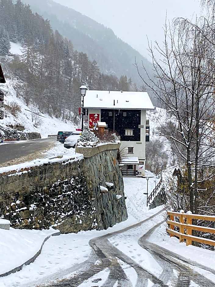 Qi-Lin Hotel Restaurant