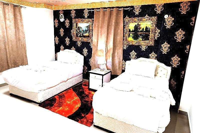 Capital O 141 Golden Rays Hotel