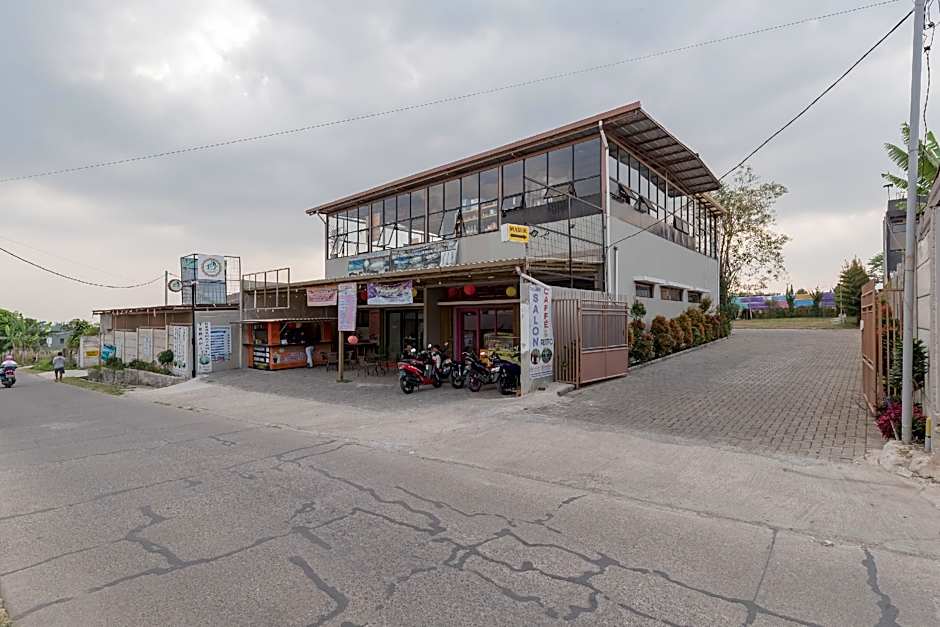 RedDoorz near Universitas Advent Indonesia