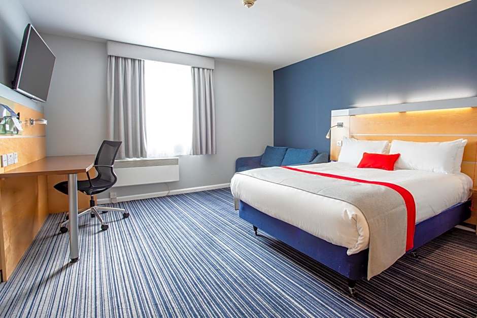 Holiday Inn Express Dunfermline By IHG