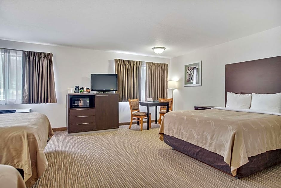 EverSpring Inn & Suites