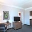 La Quinta Inn & Suites by Wyndham Arlington North Six Flags Drive