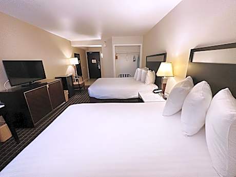 Deluxe Two Queen Beds