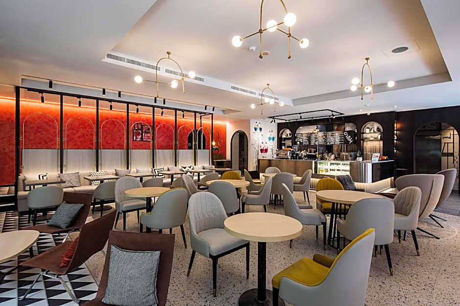 OLAH Poshtel Taichung Station