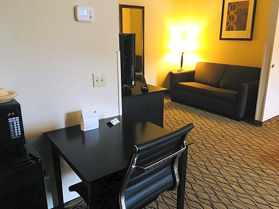 Holiday Inn Express Hotel & Suites Cadillac By IHG