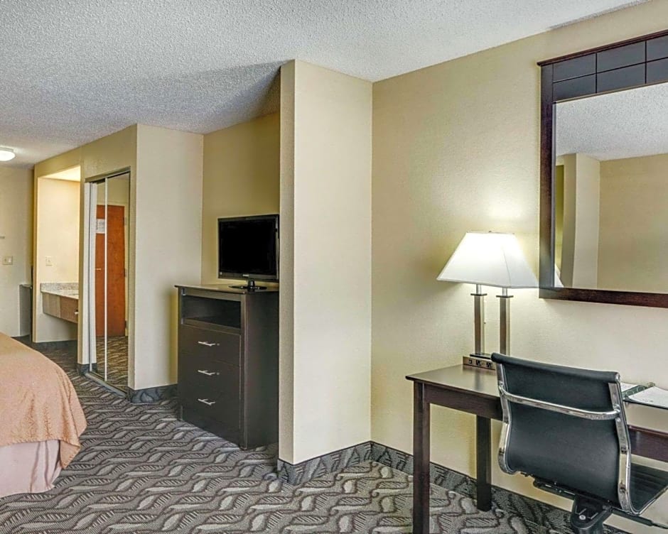 Quality Suites Baton Rouge East - Denham Springs