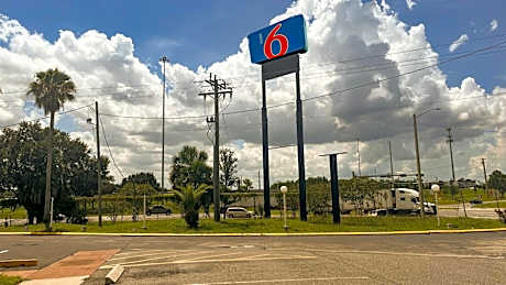 Motel 6 Motel 6 Lake City, FL Medical Center