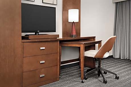 One-Bedroom King Suite with Sofa Bed - Hearing Accessible