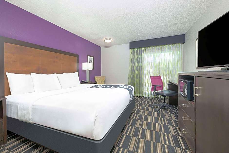La Quinta Inn & Suites by Wyndham El Dorado
